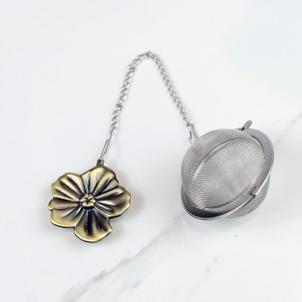 Bronze Flower Teapot Tea Ball Infuser Closed